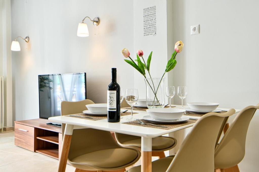 Renovated Flat In Athens Perfect Location Appartamento Esterno foto